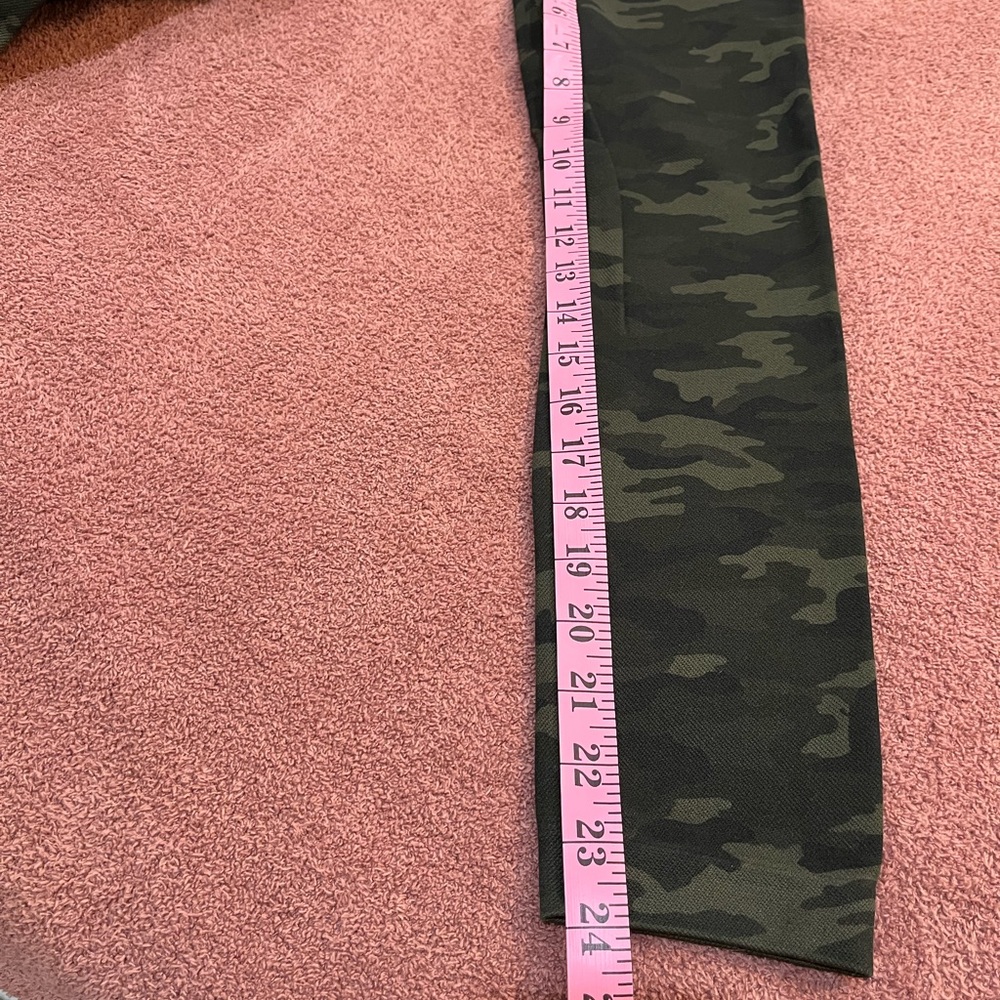 SPANX Look at me Now Camo Leggings - Picture 8 of 8